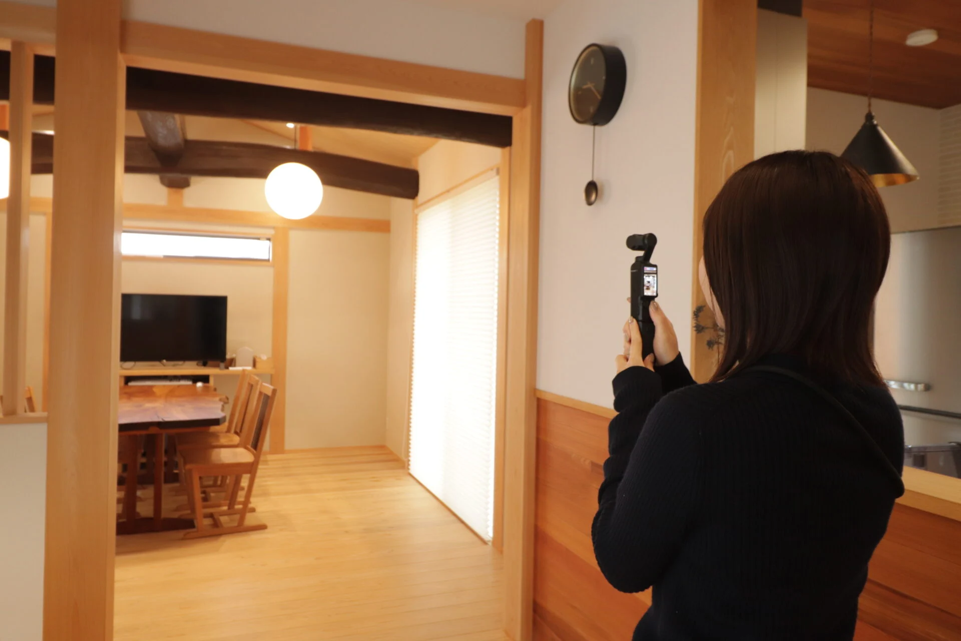 撮影をおこなう森元さん　画像提供：森本工務店