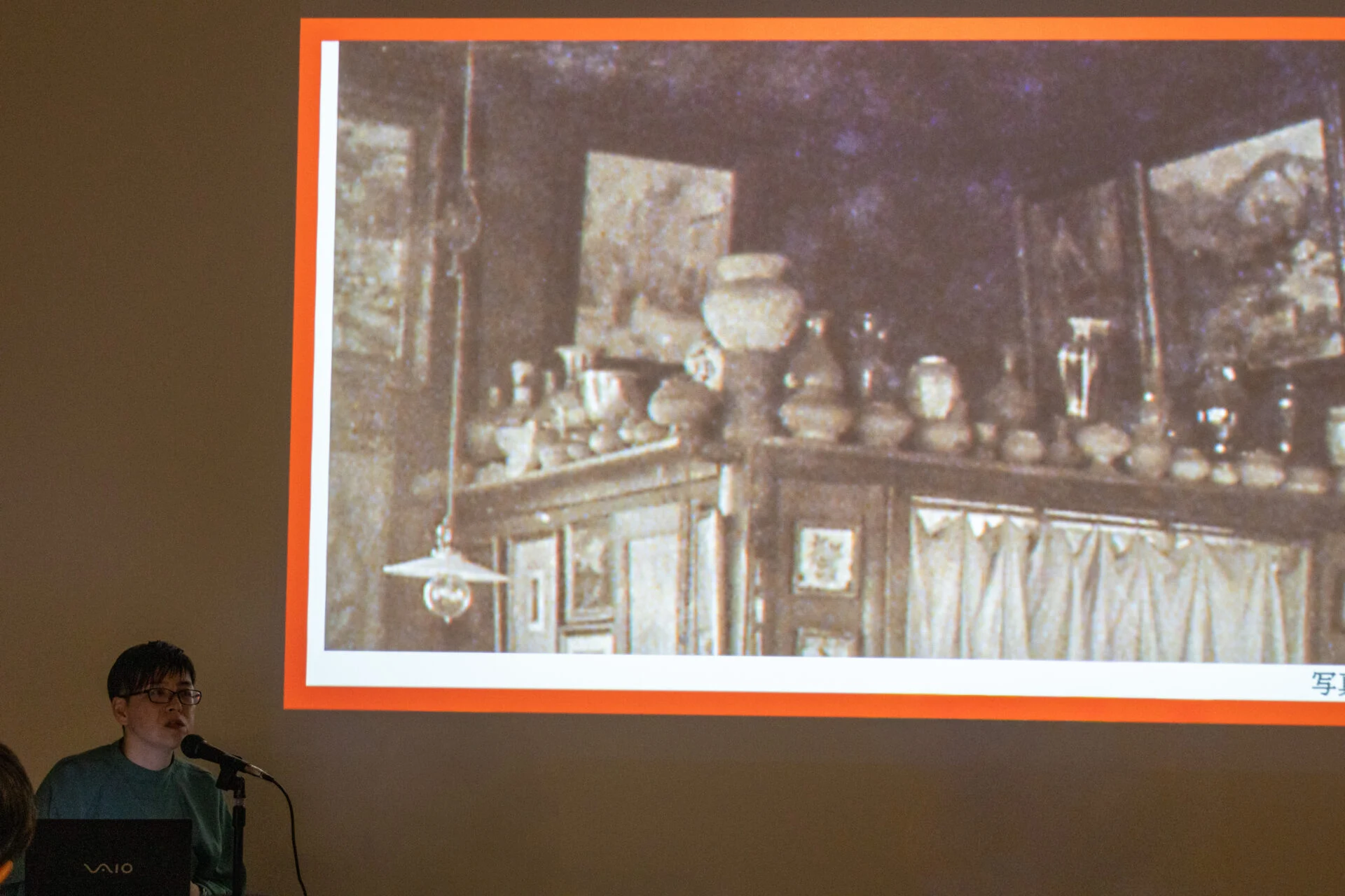 児島虎次郎のアトリエに並べられた土器