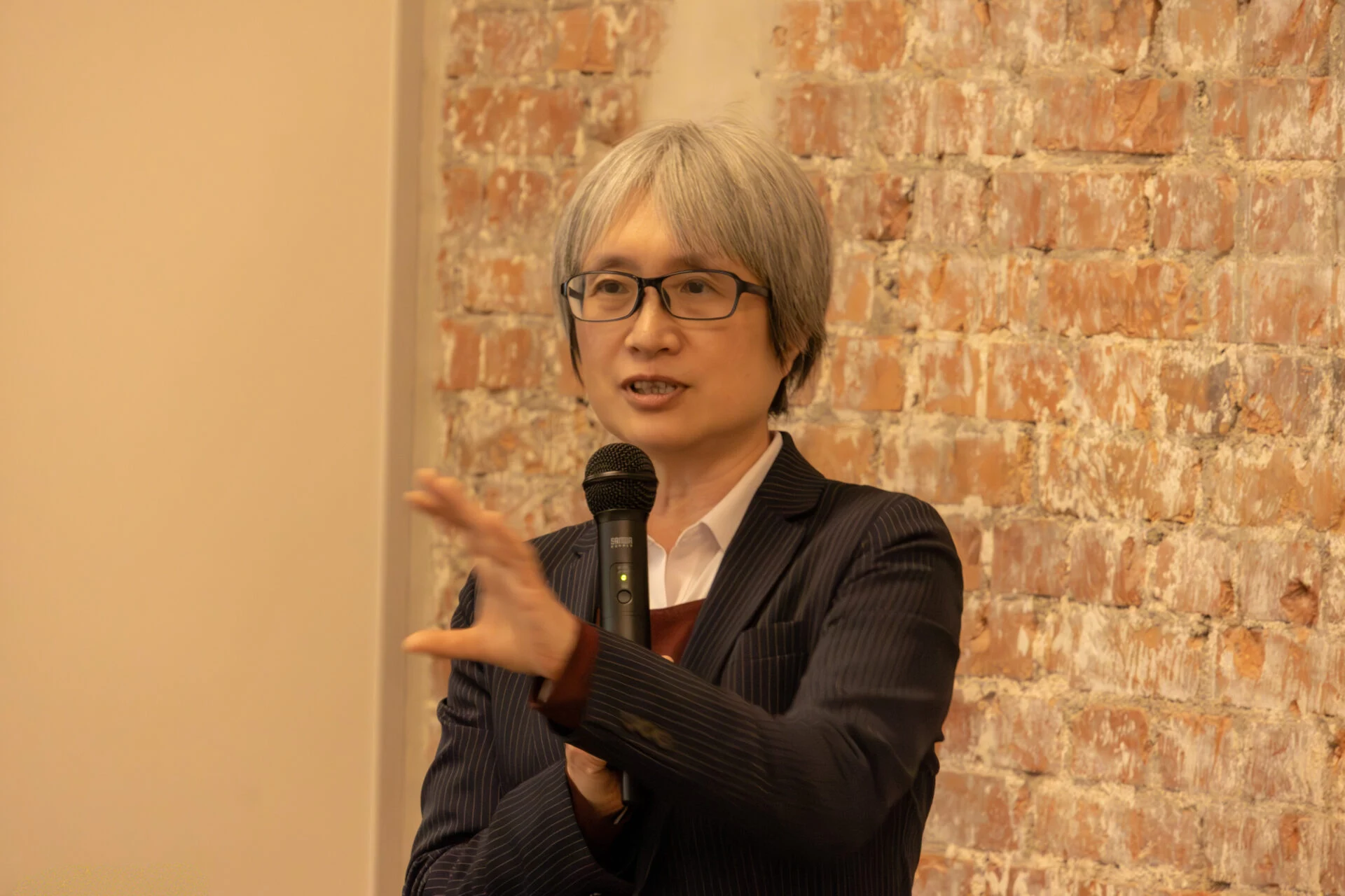 大原芸術財団代表理事 大原あかね氏による閉会の挨拶