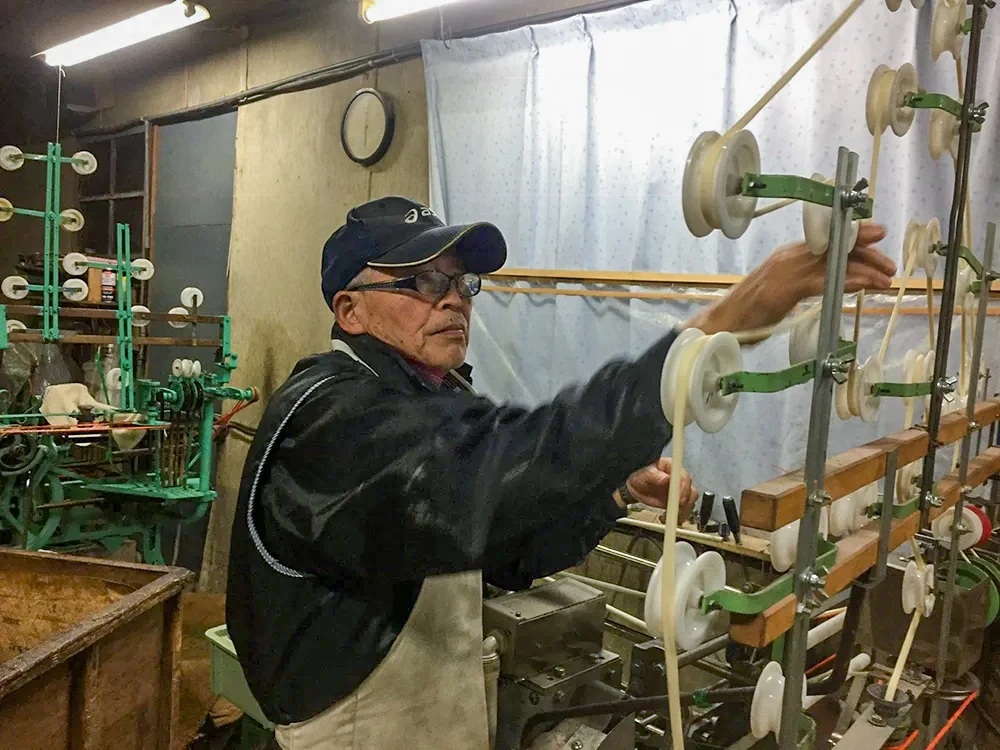 手延べ麺の製造工程（河田賢一製麺工場）