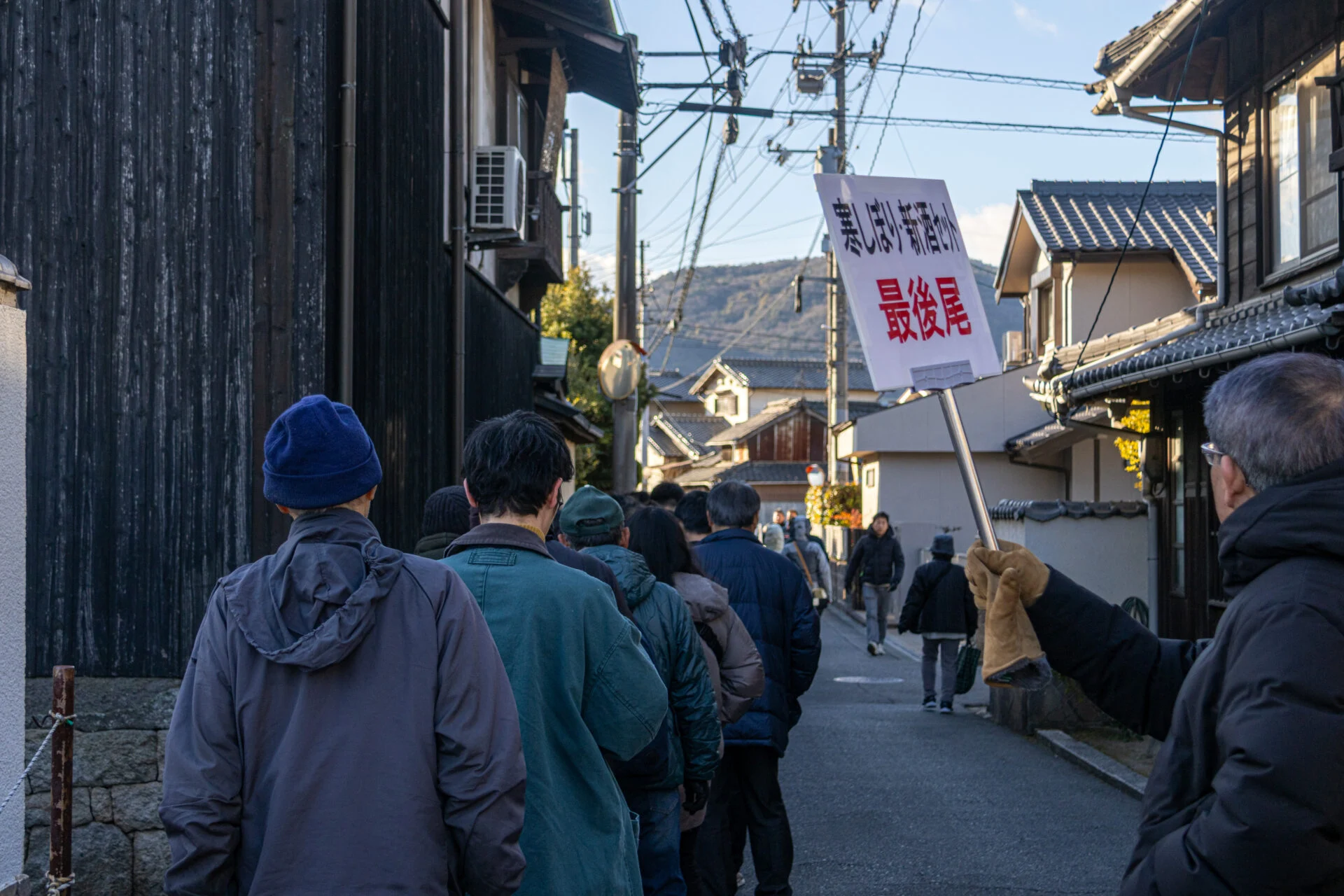 会場外にも長蛇の列ができました
