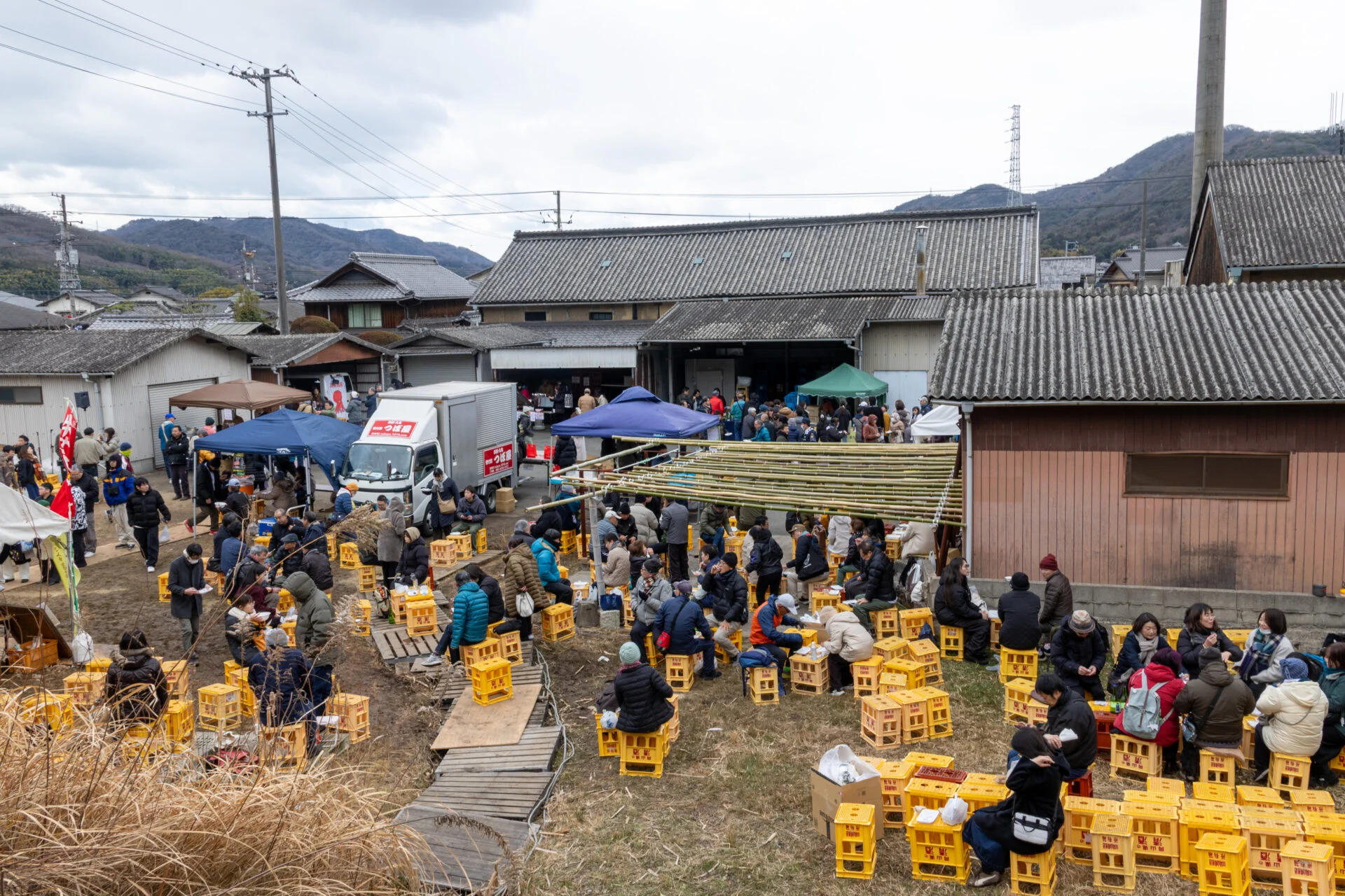会場奥の飲食スペース