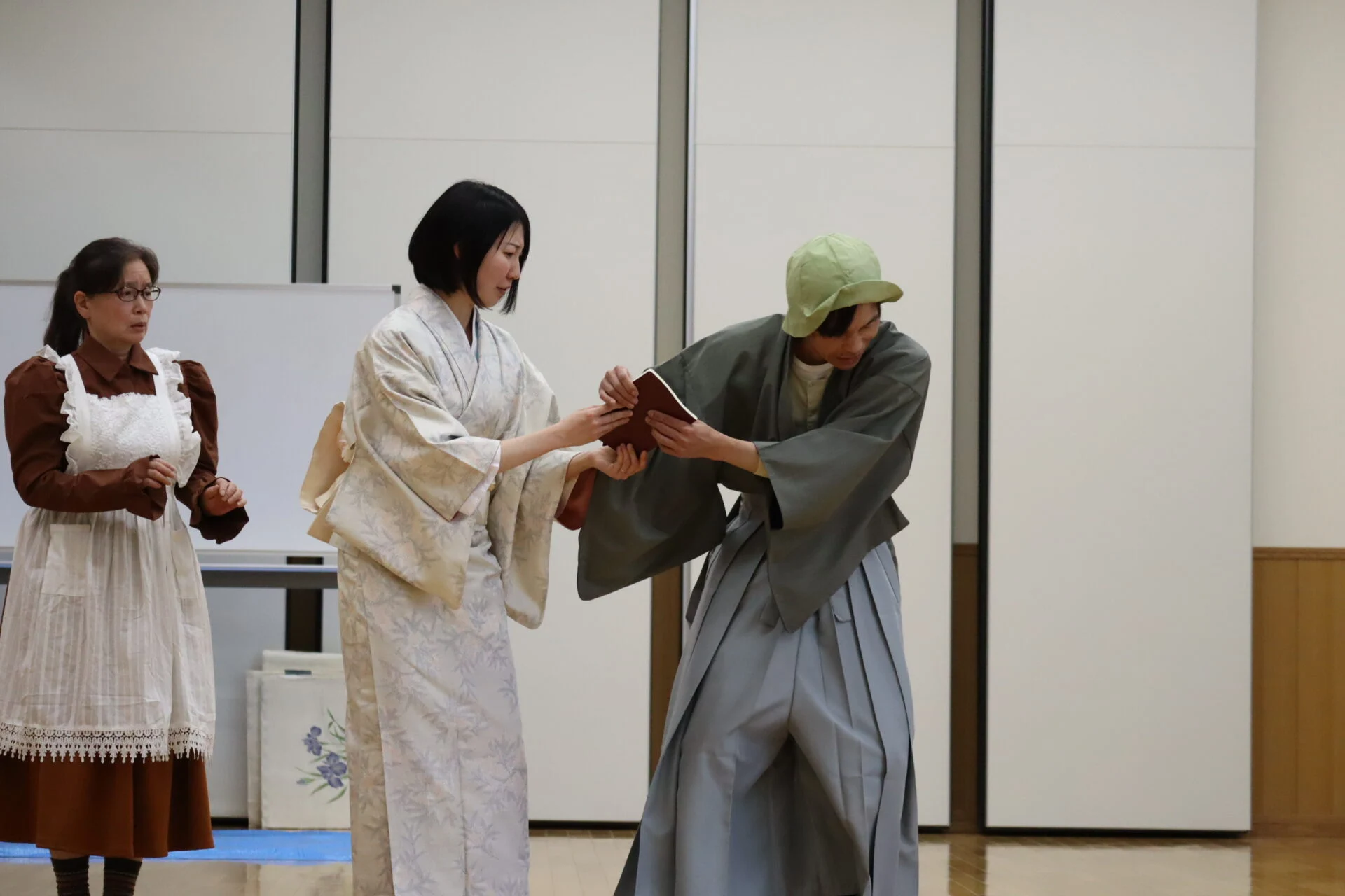 一番右が主人公の銀次