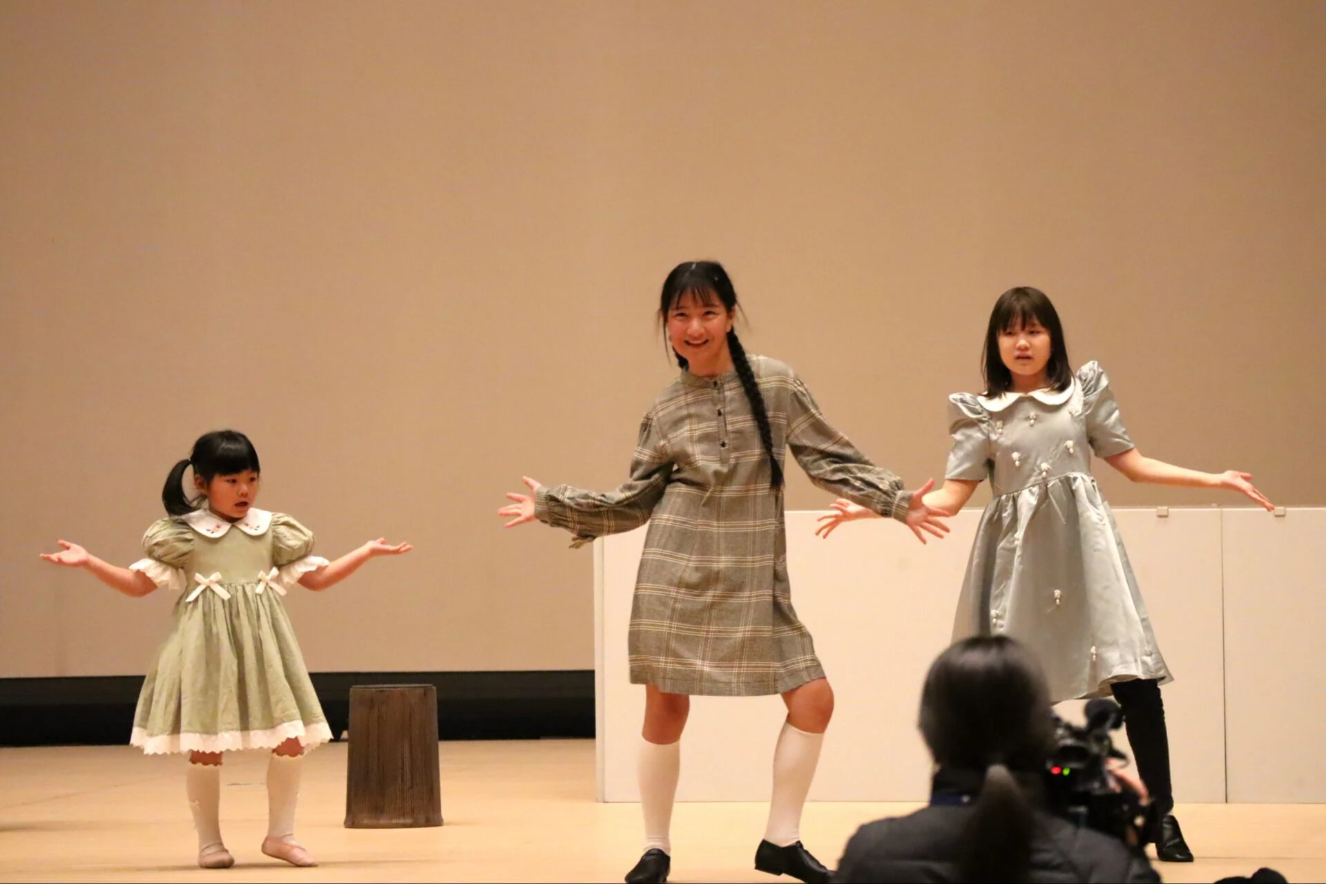 子どもたちの息の合ったダンス