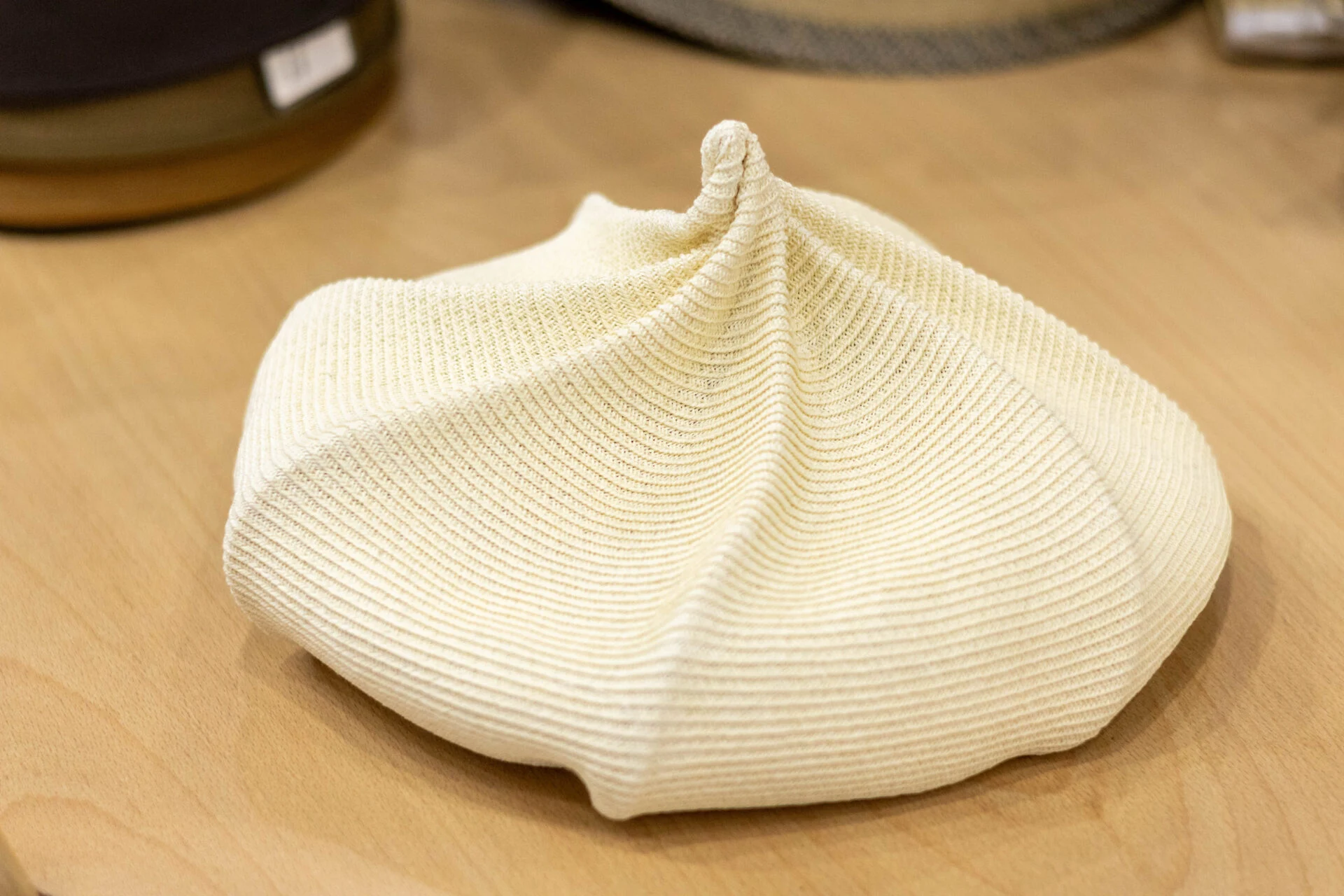 襟立製帽所帽子