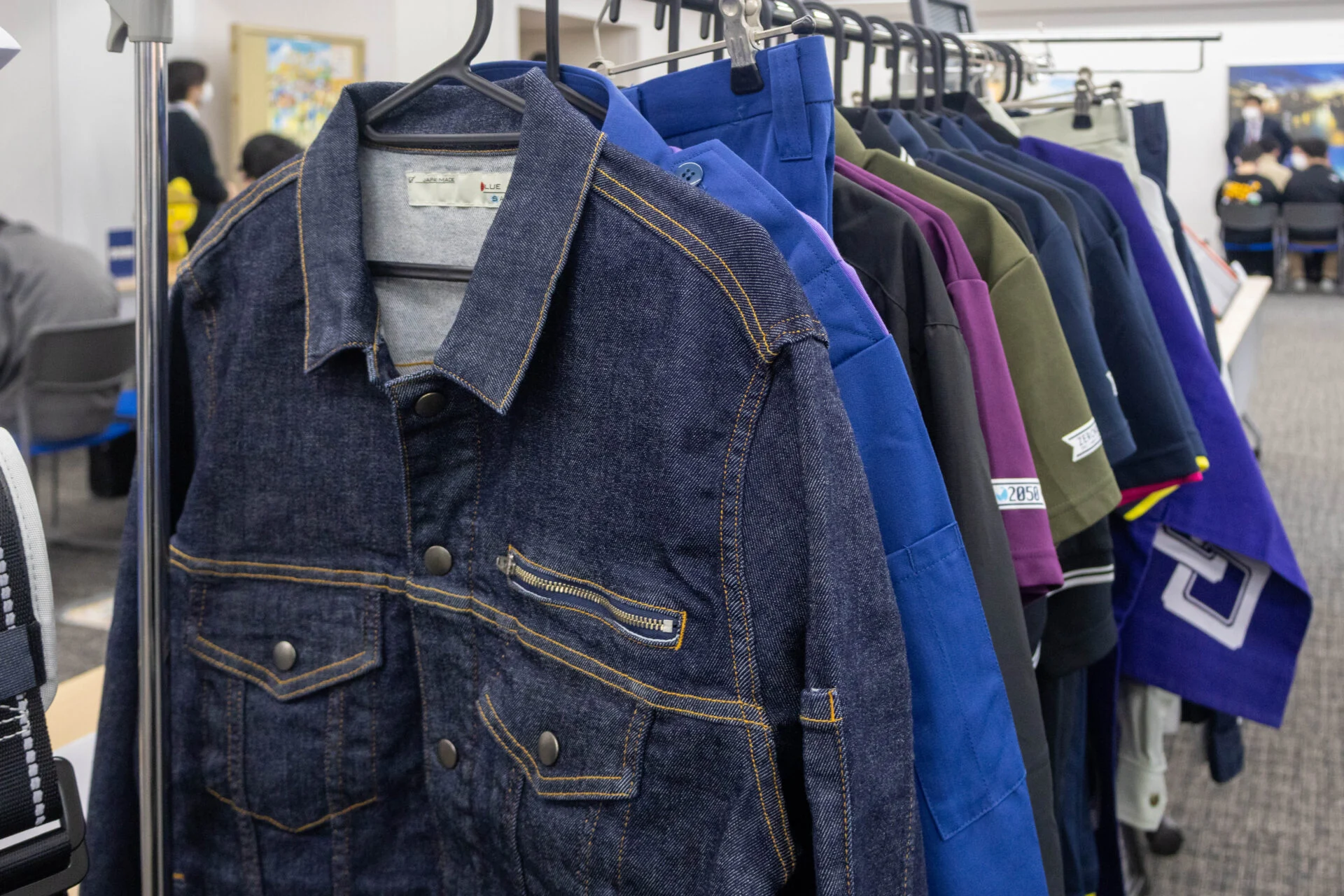 仕事服の展示