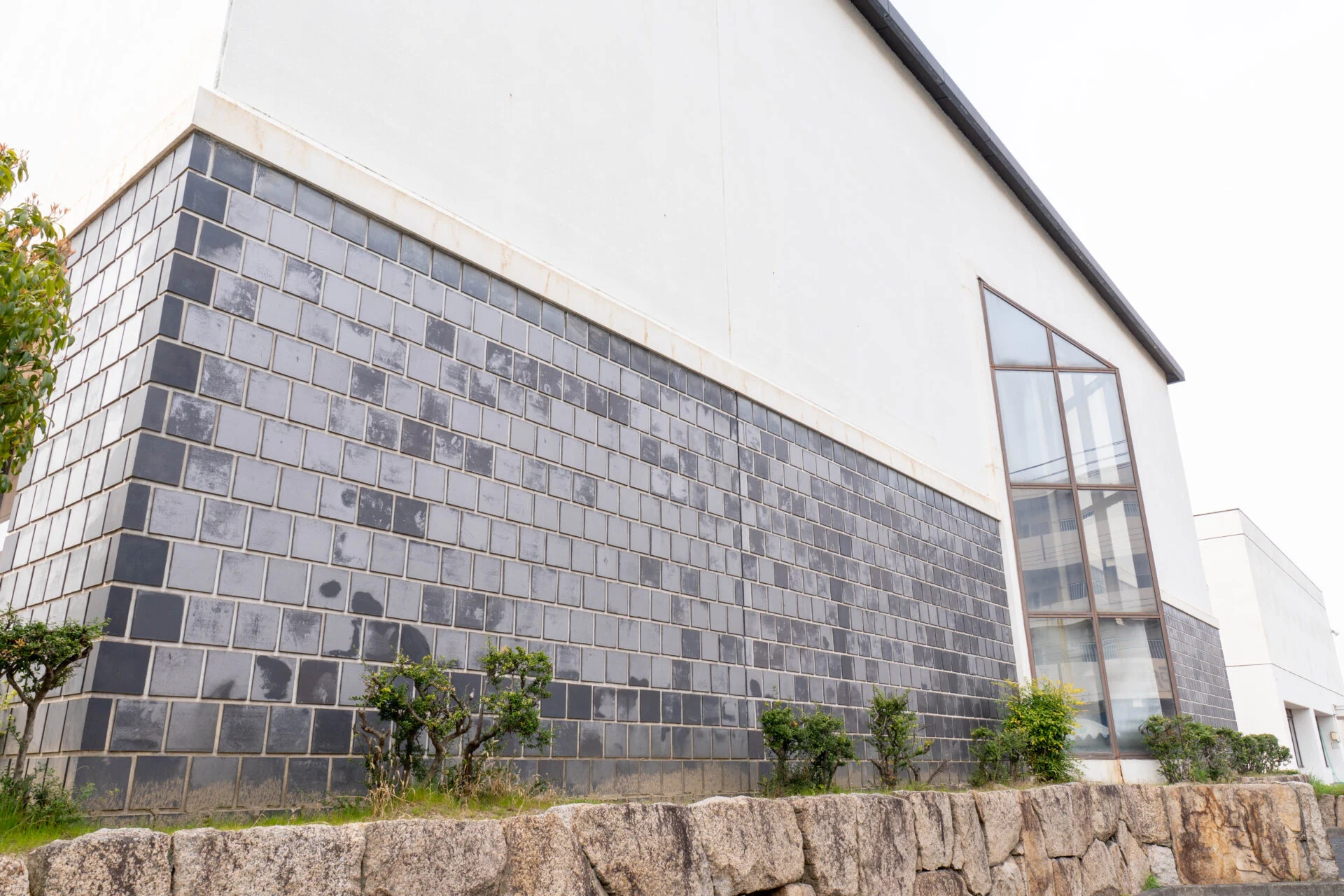 倉敷市屋内水泳センター 東側