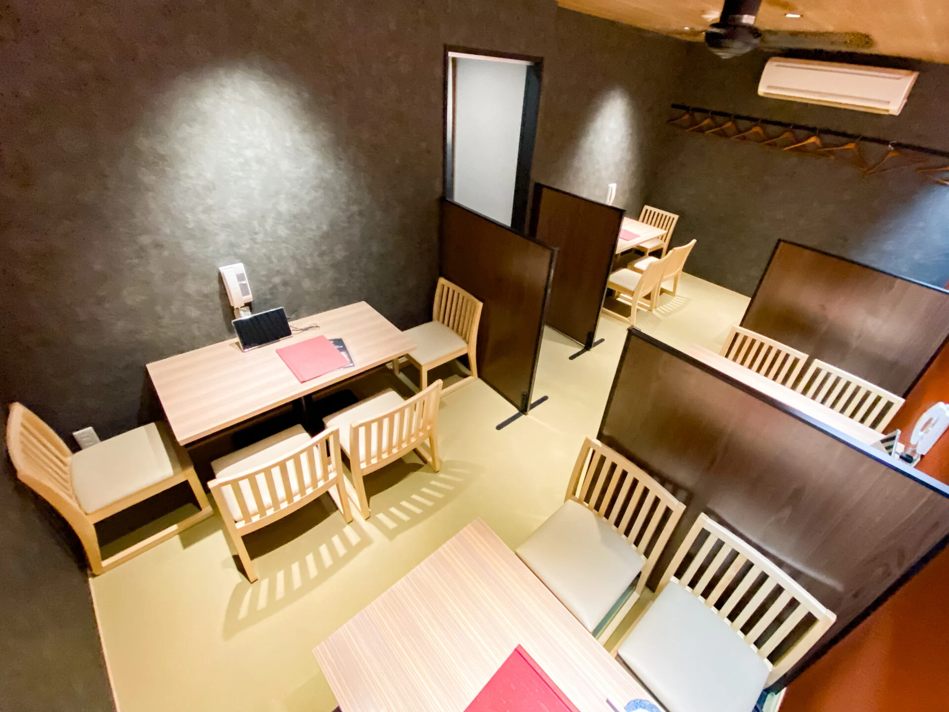 siki：店内 2階