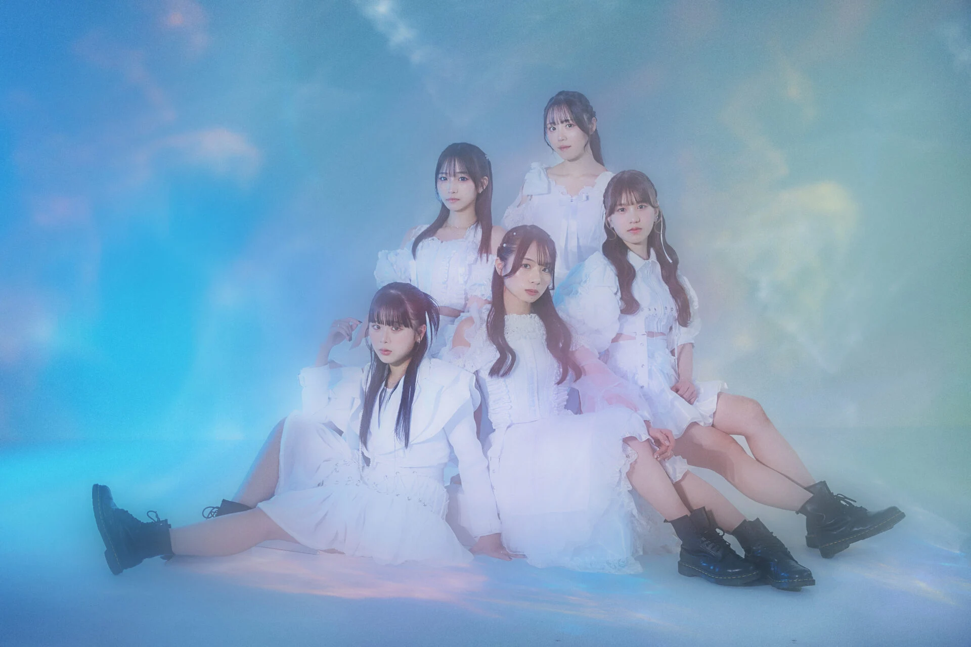 feelNEOアーティスト写真（画像提供：HUGPRO entertainment合同会社）