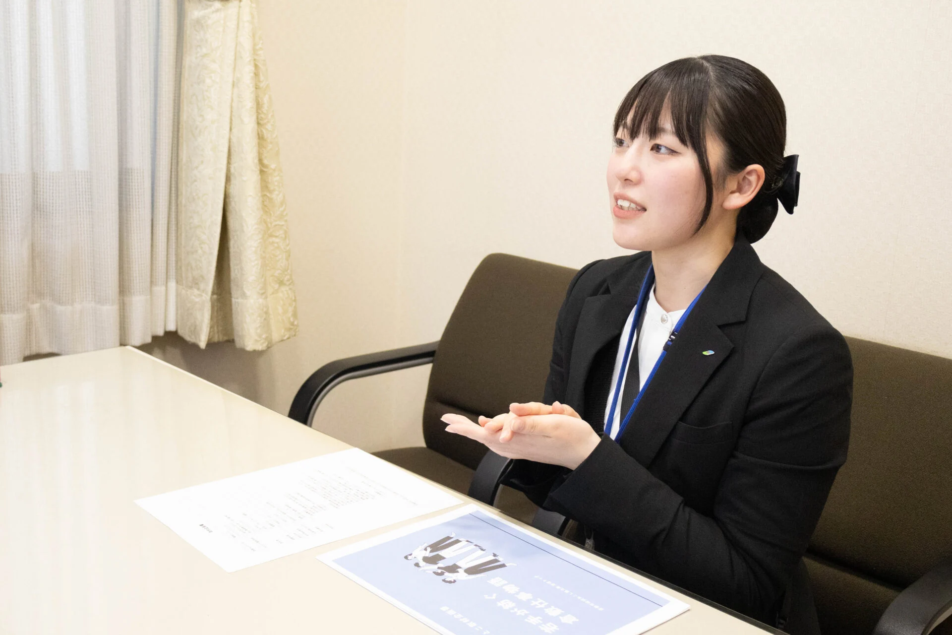 取材に応じる金子さん