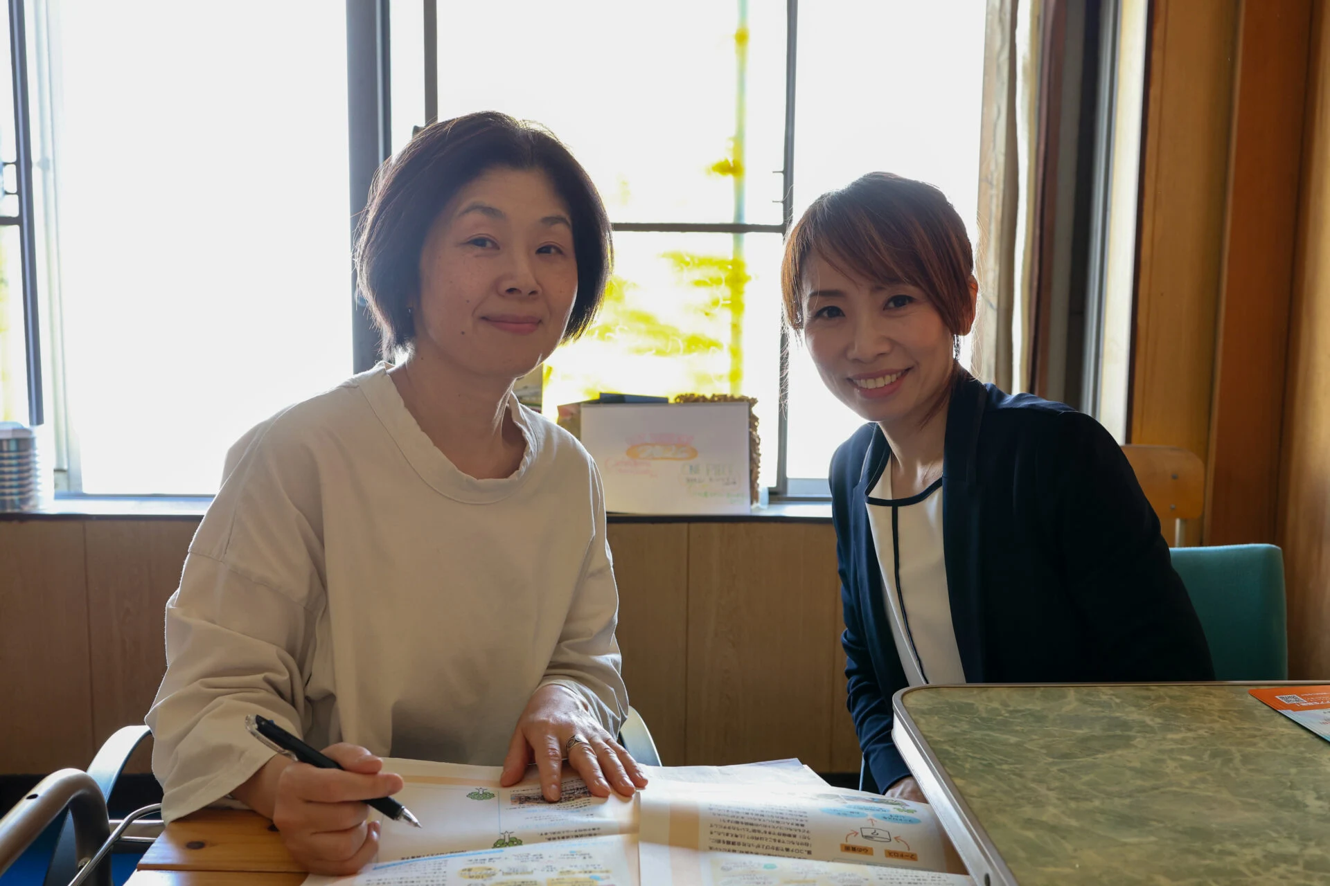 左からデザイナーの西森そののさんとコノヒトカン代表の三好千尋さん