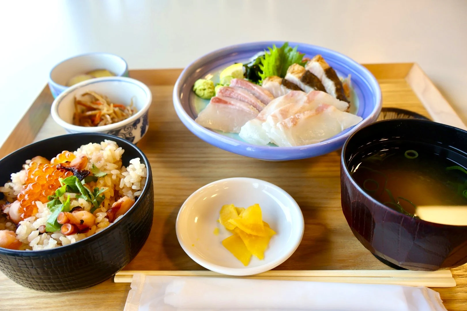 下津井たこ飯と瀬戸内の刺身膳（税込2,300円）