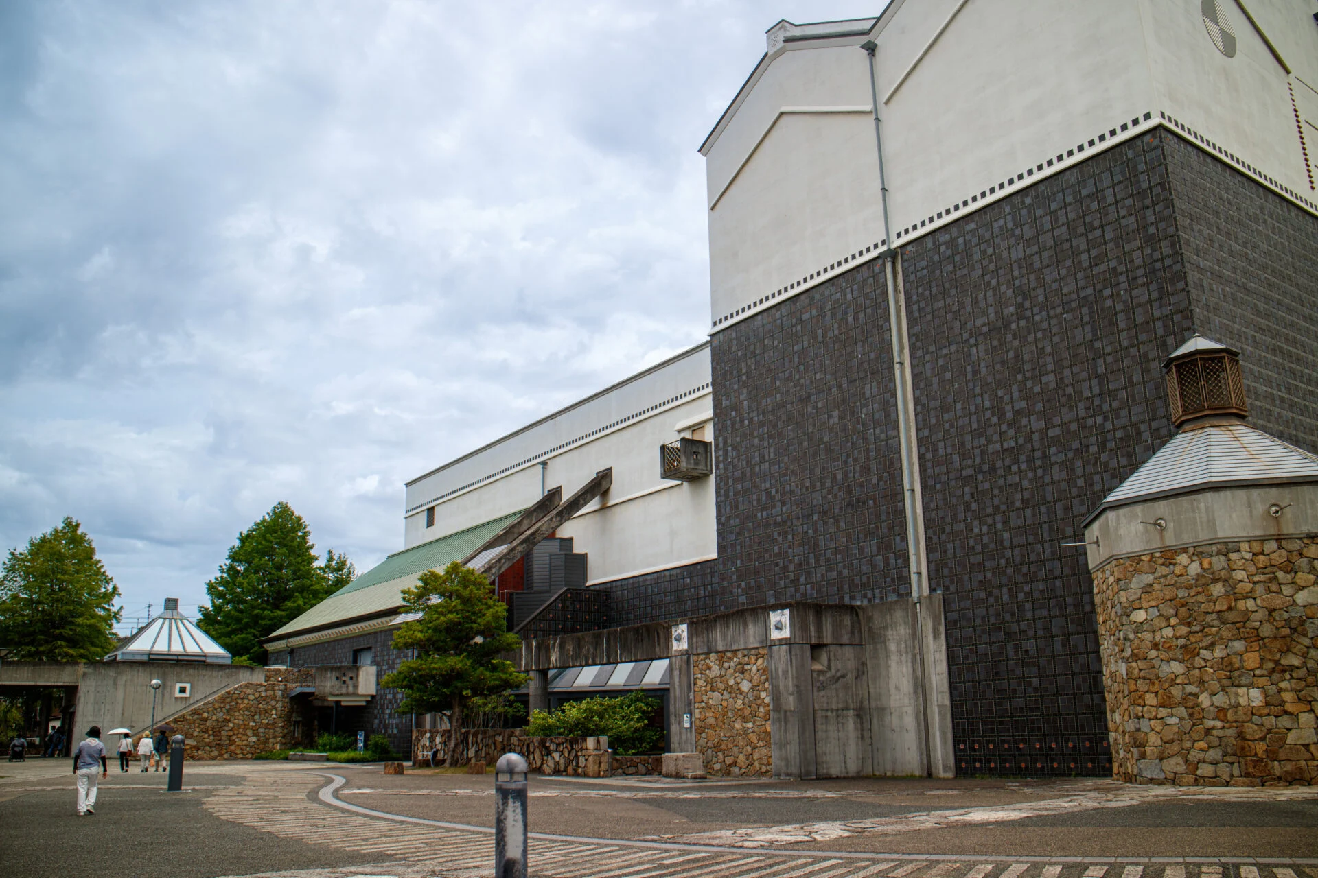 会場の倉敷市芸文館