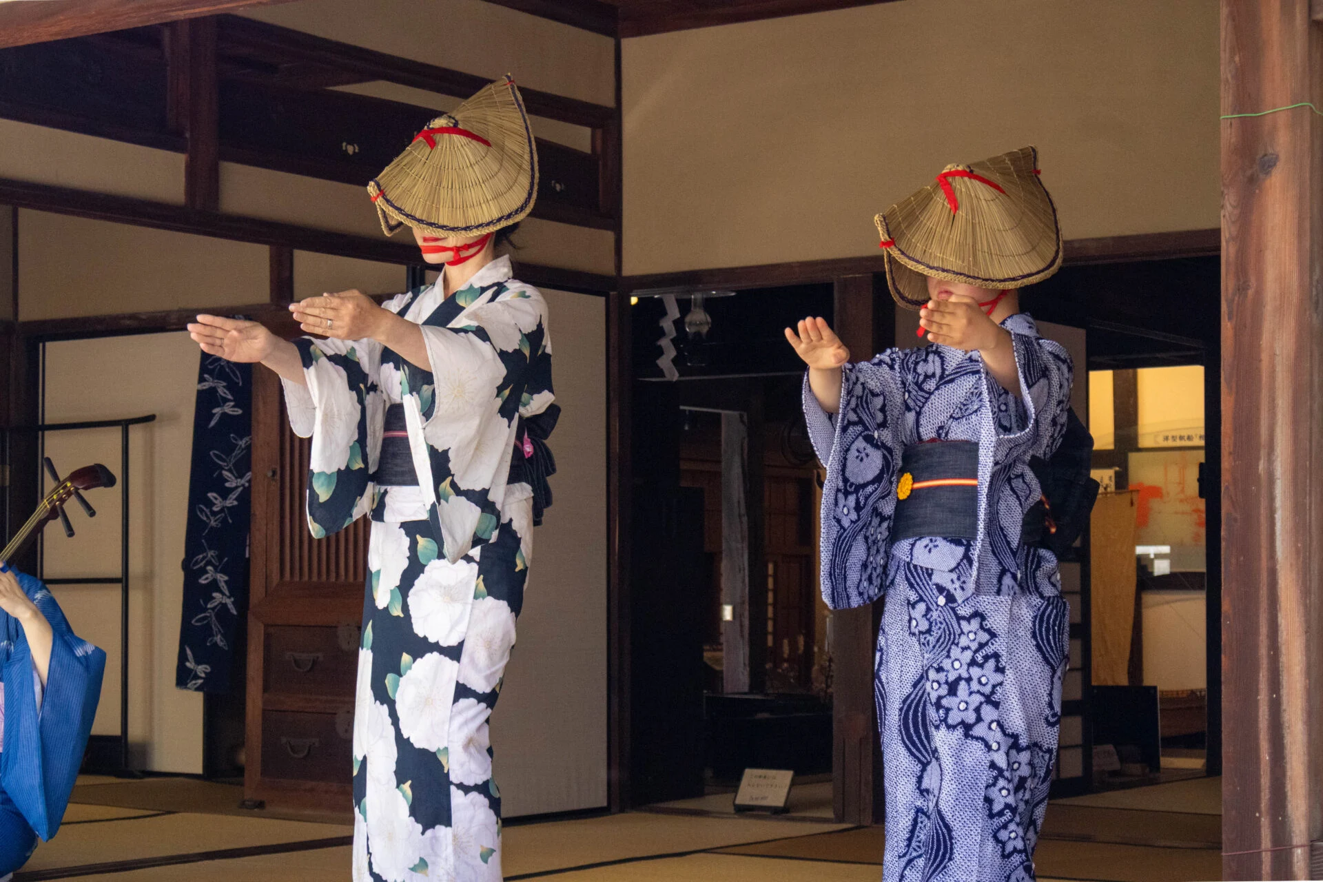 下津井節の踊りを披露する地元の方