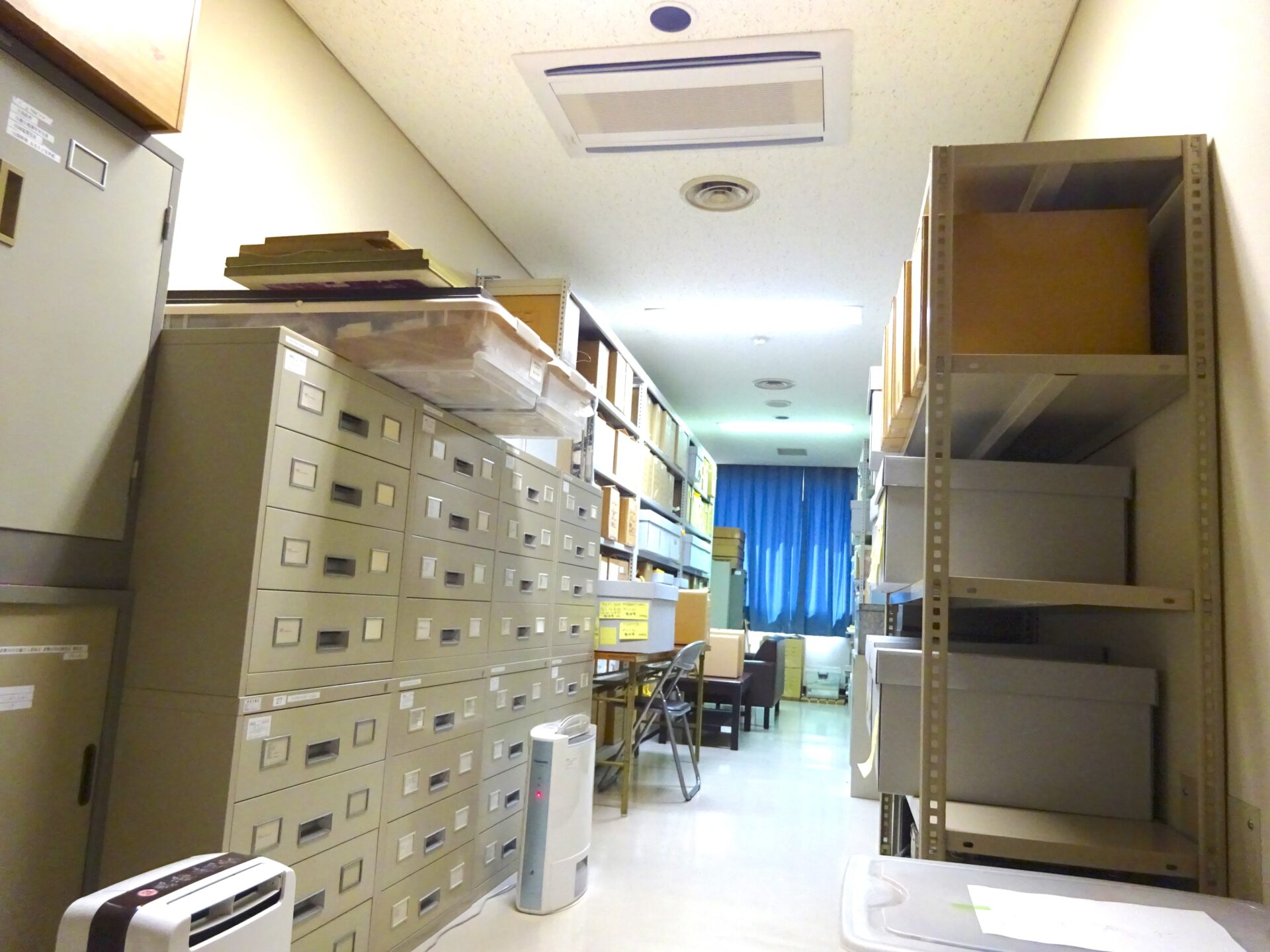 写真・フィルムの収蔵庫（画像提供：倉敷市歴史資料整備室）