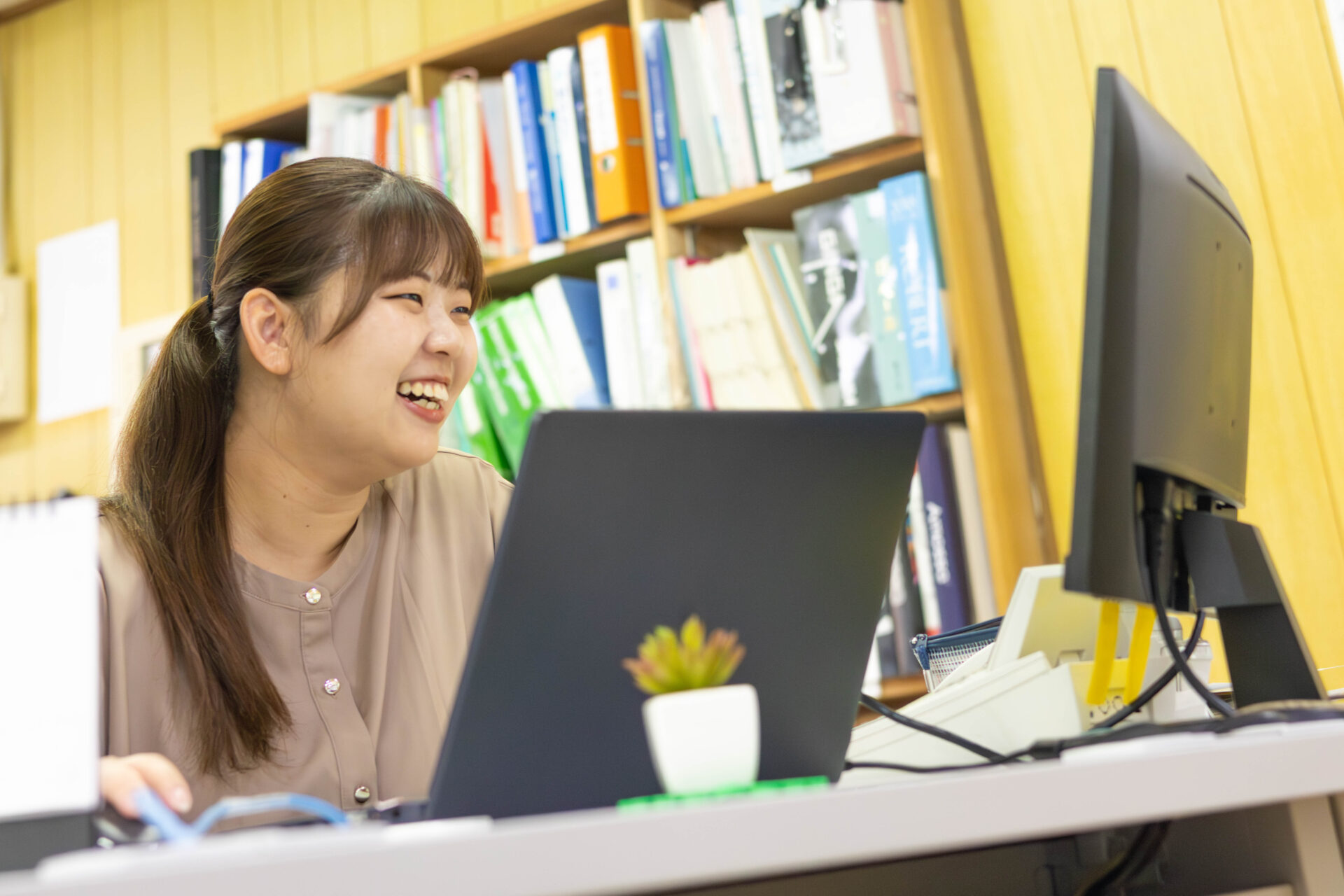 仕事中の本郷さん